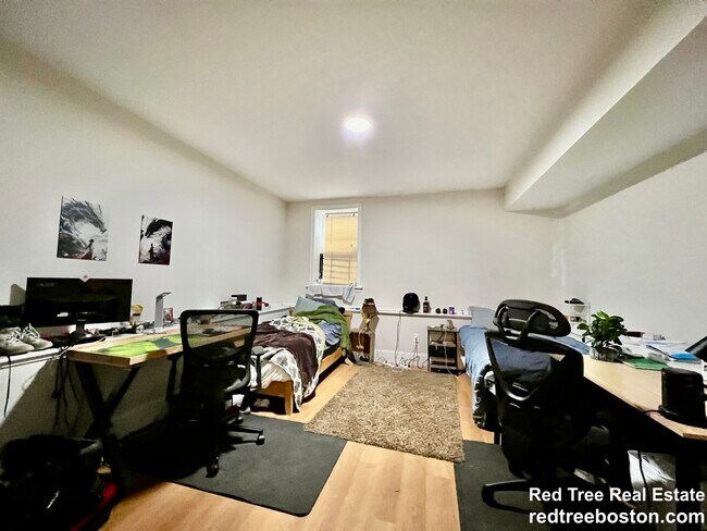 Photo - 1017 Tremont St