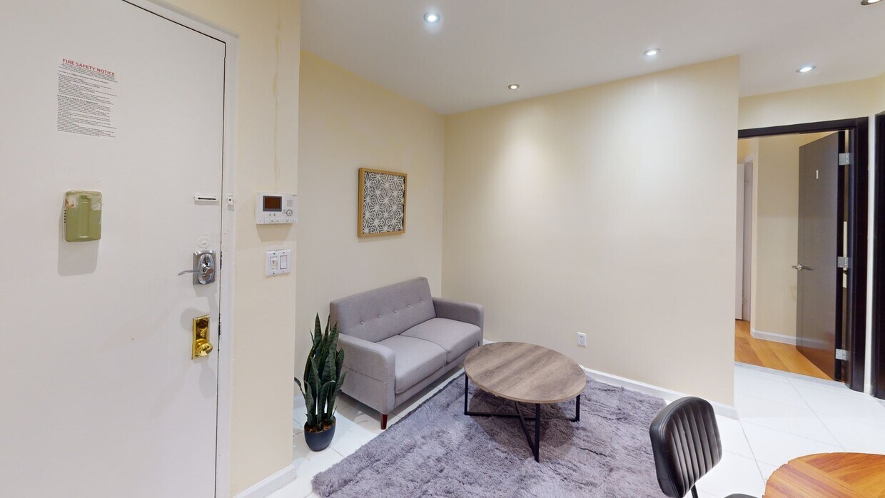 Photo - Private bedroom in 4 bed/1 bath Home