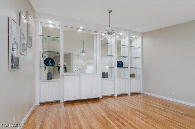 Photo - 4949 Kingston Way