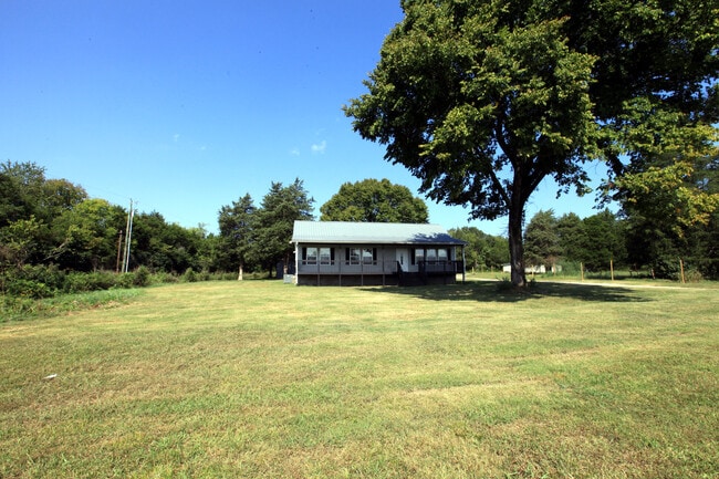 Building Photo - 1042 Murray-Kittrell Rd