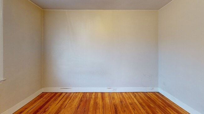 Photo - 35 Hewins St Unit 3