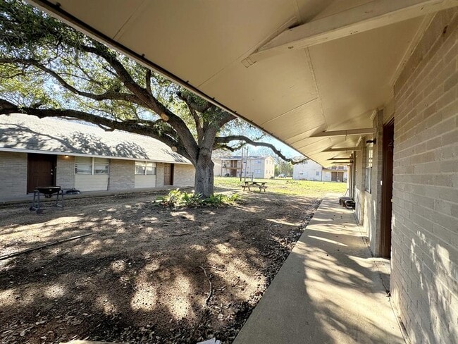 Photo - 20115 San Marcos Hwy Unidad 2B