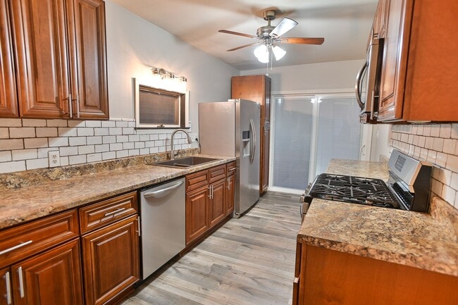 Photo - Charming 3 Bedroom on Grand St