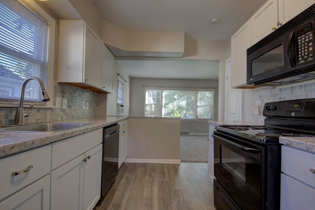 Photo - 2 Bed Bettendorf Home