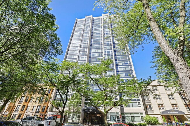 Building Photo - 2728 N Hampden Ct Unit 1302