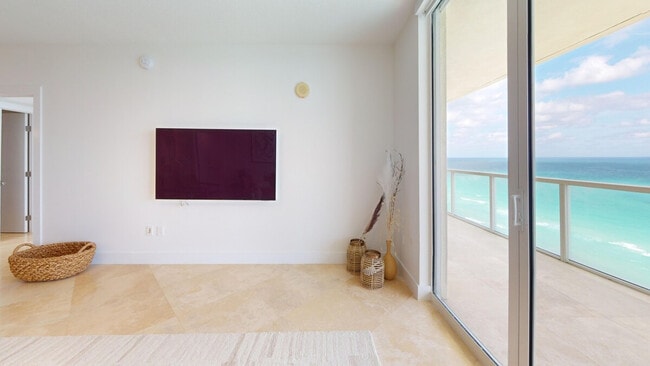 Building Photo - 16711 Collins Ave Rental