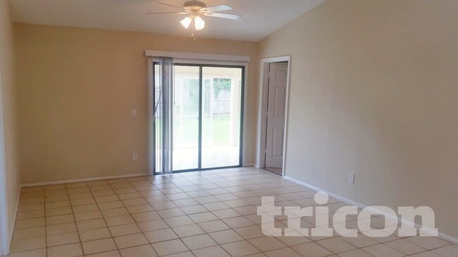 Photo - 1060 Bannock Terrace