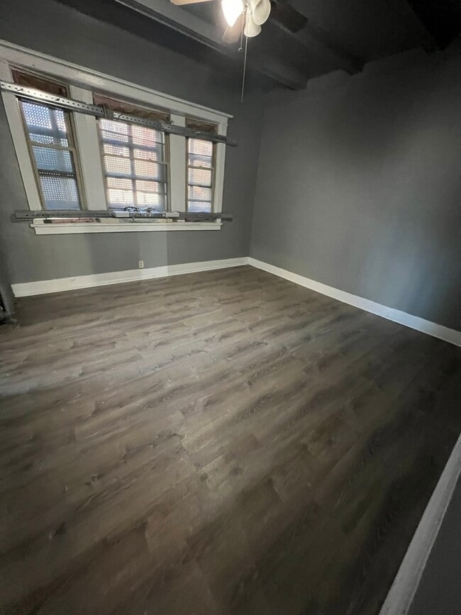 Photo - 64 E 50th St