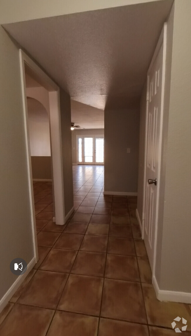 Building Photo - 5411 S Judd St Rental