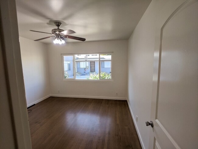 Building Photo - 3554 Brenton Ave Unit 3554 Brenton #A