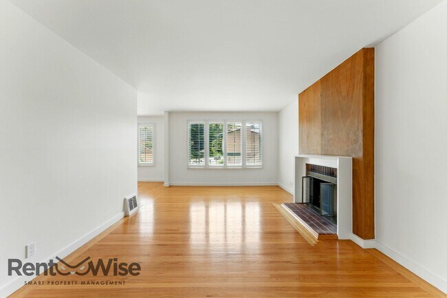 Photo - 61 Marview Way