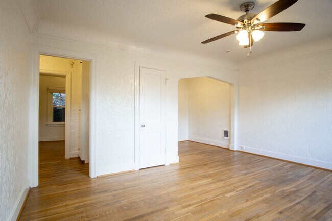 6425 S Corbett Ave Unit 06