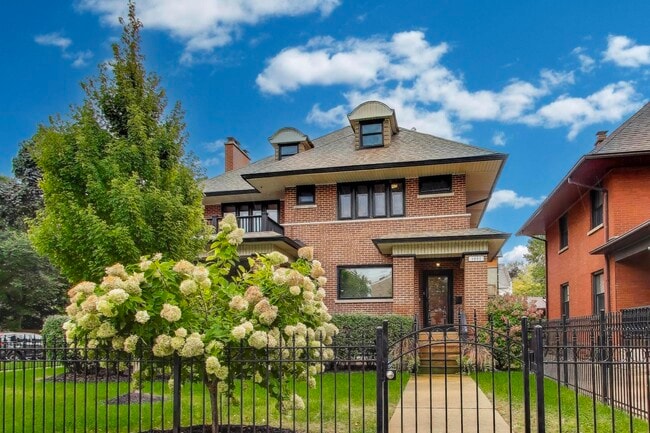 Photo - 1601 W Touhy Ave