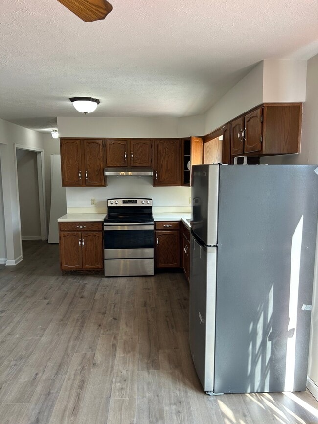 Photo - 121 Edgewood Dr