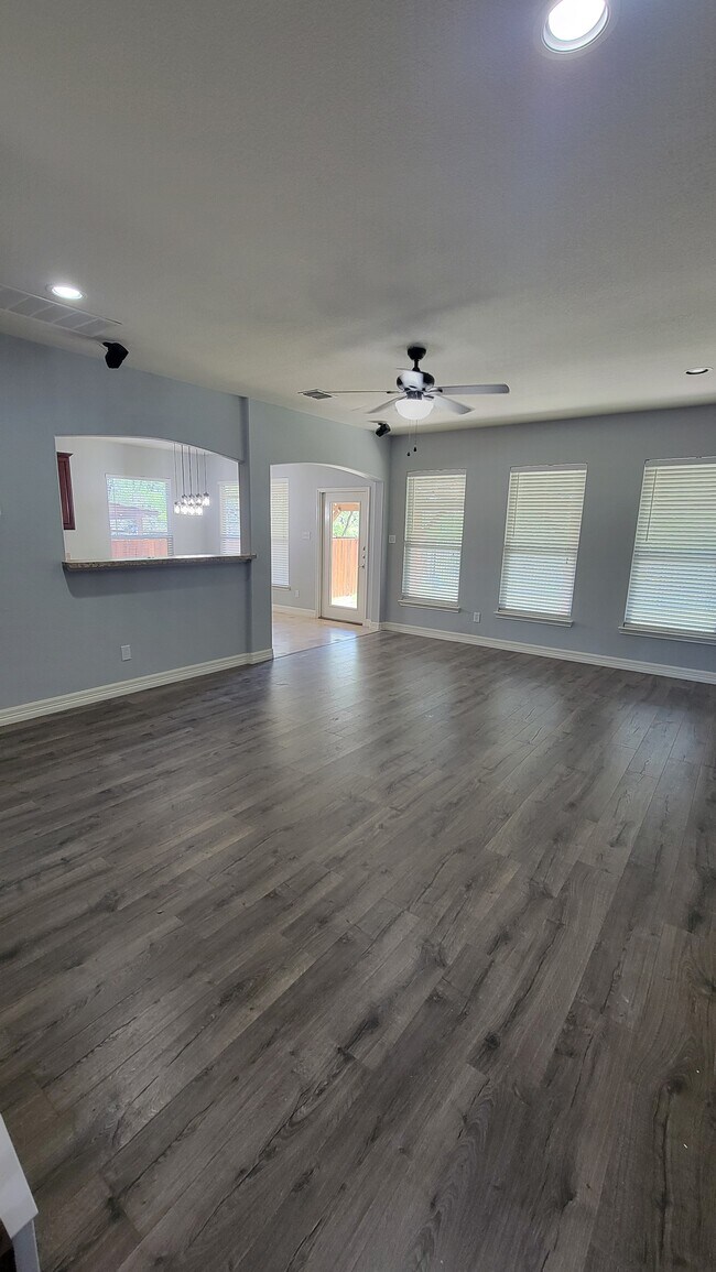 Photo - 1206 Pinnacle Falls