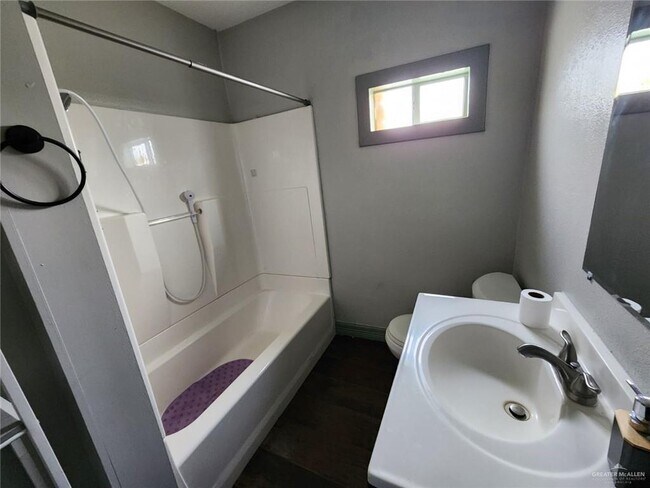 Photo - 20 Thornton St