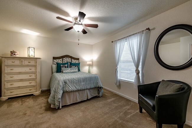 Devon Pointe Apartments and Townhomes