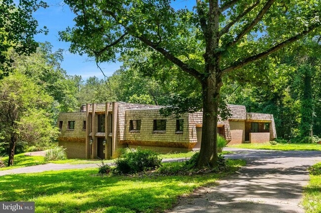 Building Photo - 8823 Brook Rd Rental