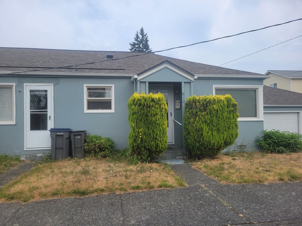 Charming 2 Bedroom Duplex - Charming 2 Bedroom Duplex Townhome