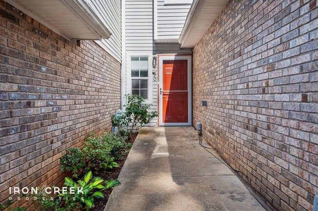 Photo - 8 Briar Knoll Ct