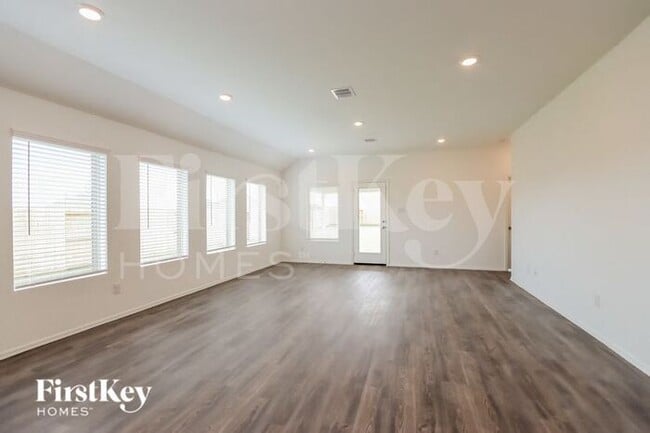 Photo - 7406 Keechi Pl