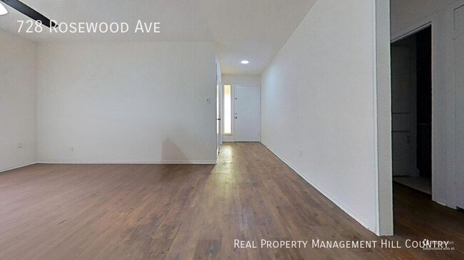 Photo - 728 Rosewood Ave