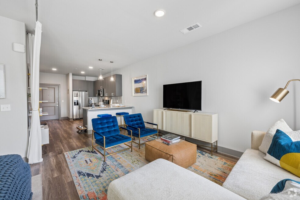 S2 Studio 1BR, 1BA - 593SF - Living Room