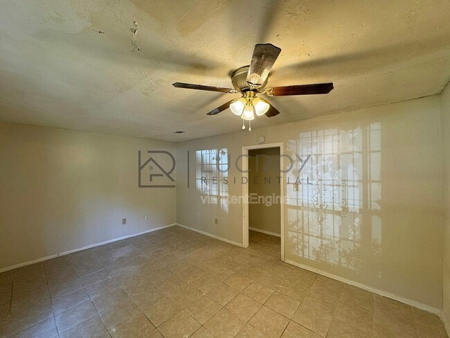 Photo - 6731 George Washington Dr