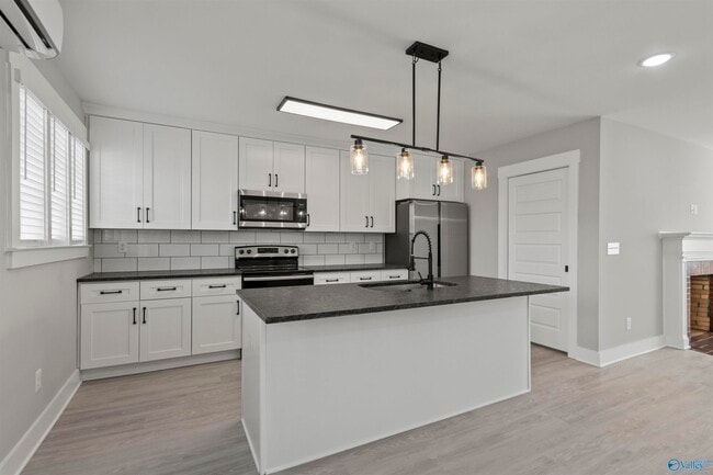Building Photo - 401 Clinton Ave E Unit 1 Rental
