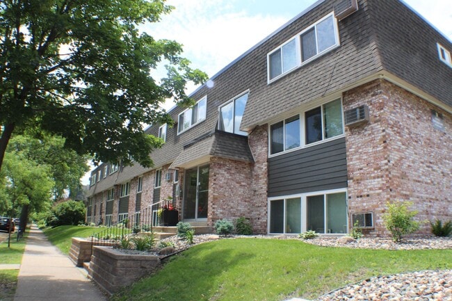 2600 Bryant Ave S - 2600 Bryant Ave S