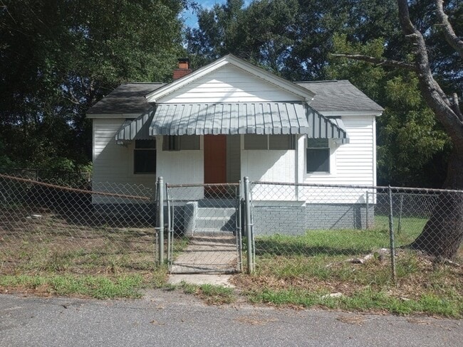 Building Photo - 2 Bedroom 2 Bathroom