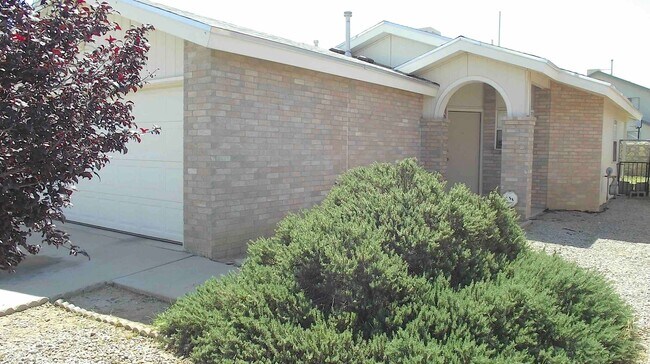 Building Photo - East El Paso 3 bed Refirg A/C Rental