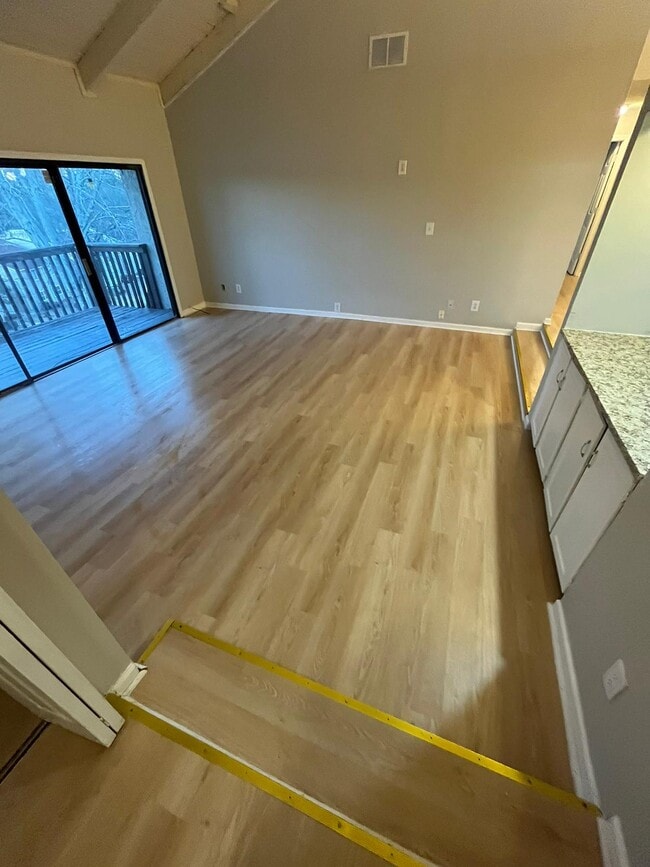 Photo - 3575 Oakvale Rd