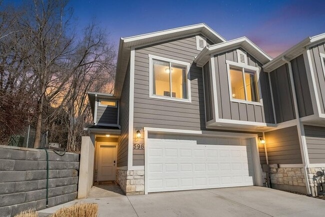 Building Photo - 598 Plum Crk Ln