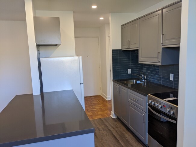 Photo - 10 Elvaston Dr Unit 206