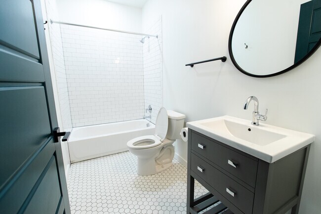 Photo - 4406 Butler St Unit 102