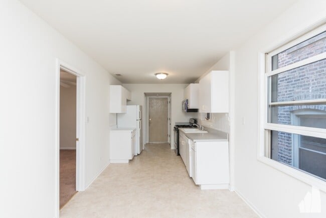 Photo - 845 N Hoyne Ave Apartments Unit 2