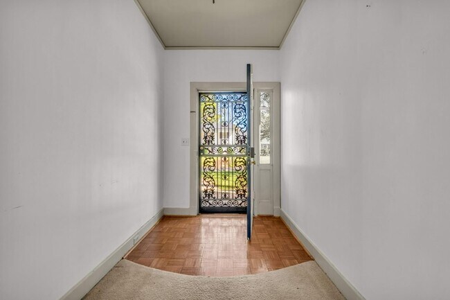 Photo - 1111 12th St N