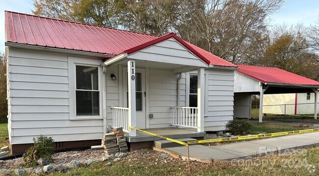 Building Photo - 110 Fall Hollow Ln Rental