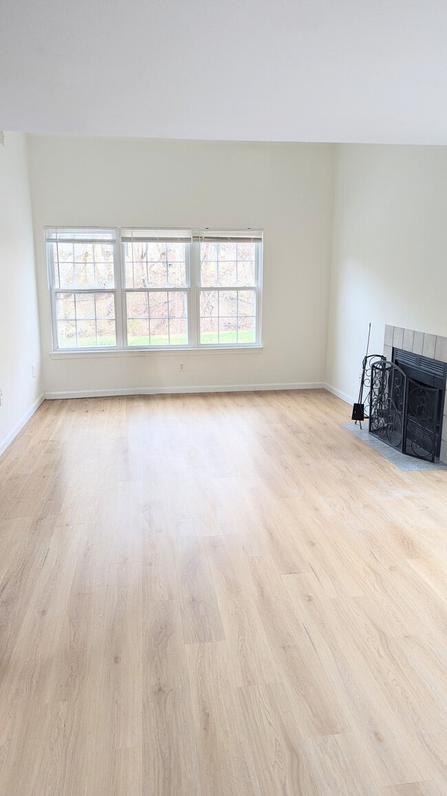 Building Photo - 9901 Boysenberry Way Unit 237