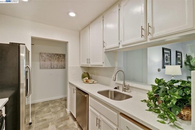 Photo - COMING SOON! | $2950 / 2 BR - GORGEOUS REMODELED CONDO IN CENTRAL NEWARK