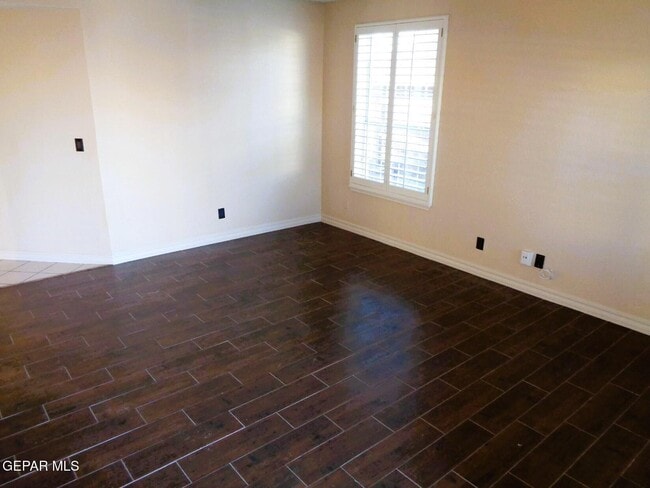 Photo - 7072 Luz De Espejo Dr