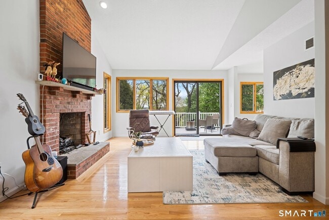Photo - 39 Brightwood Ln