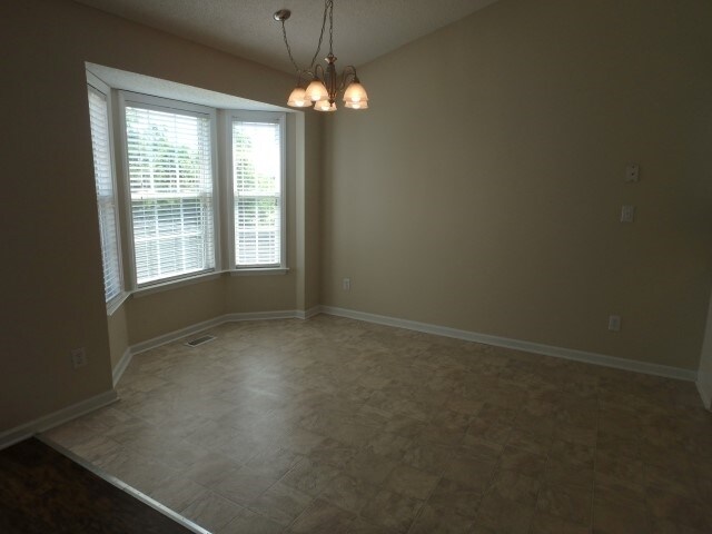 Photo - 8 Clarence Ln