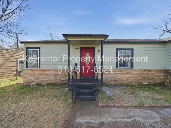 Photo - 4 Bedroom Home Available Mid June!!!!