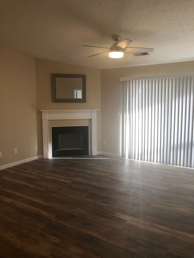 Photo - 110 Creekwood Dr Unit 5