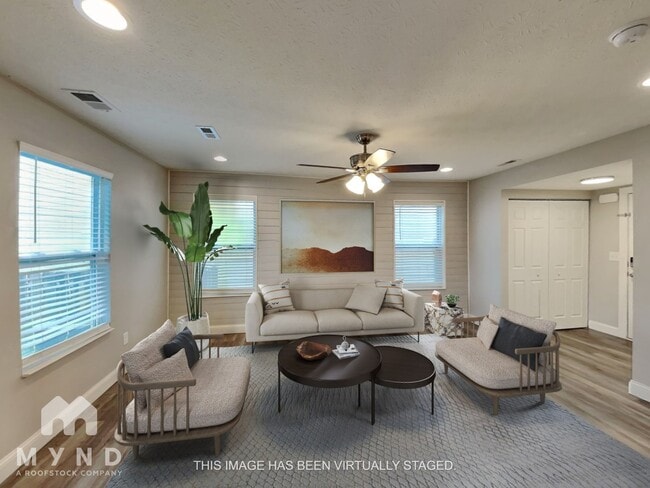 Building Photo - 305 Kear St