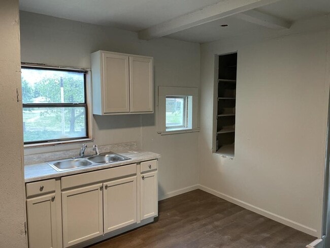 Photo - 1915 E Randolph Ave