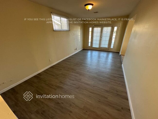 Photo - 3725 E Sheridan St