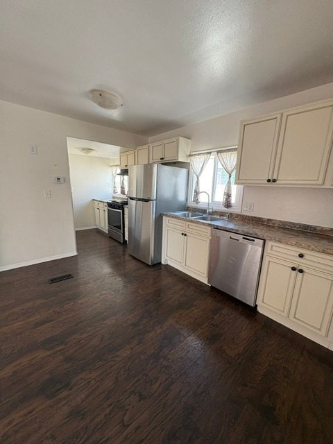 435 E Gardena Blvd